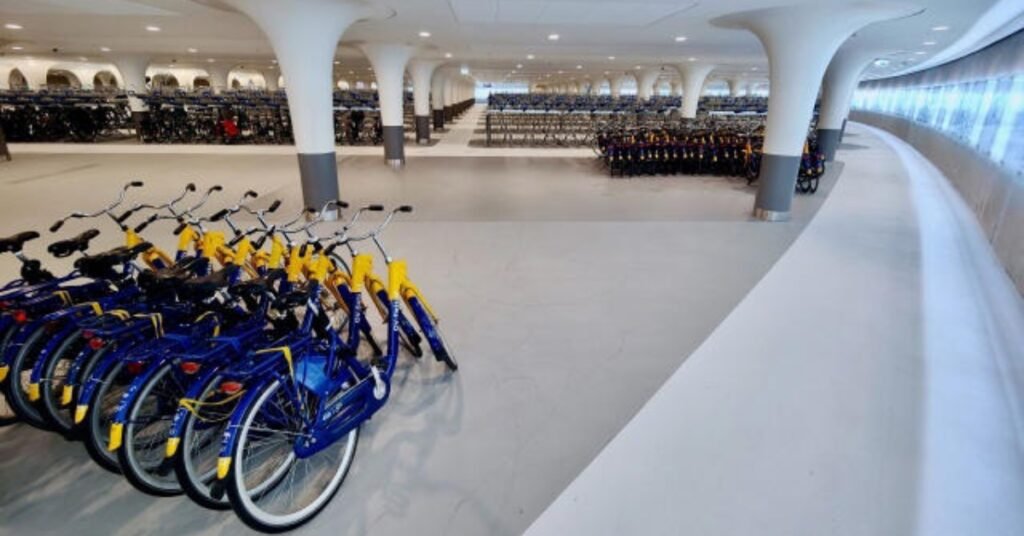 Amsterdam's New Bike Garage