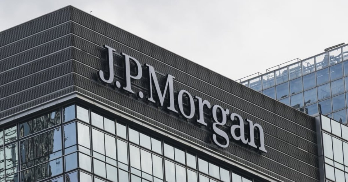 JPMorgan Chase's Rollercoaster Year Record Profits Amidst Banking Turbulence